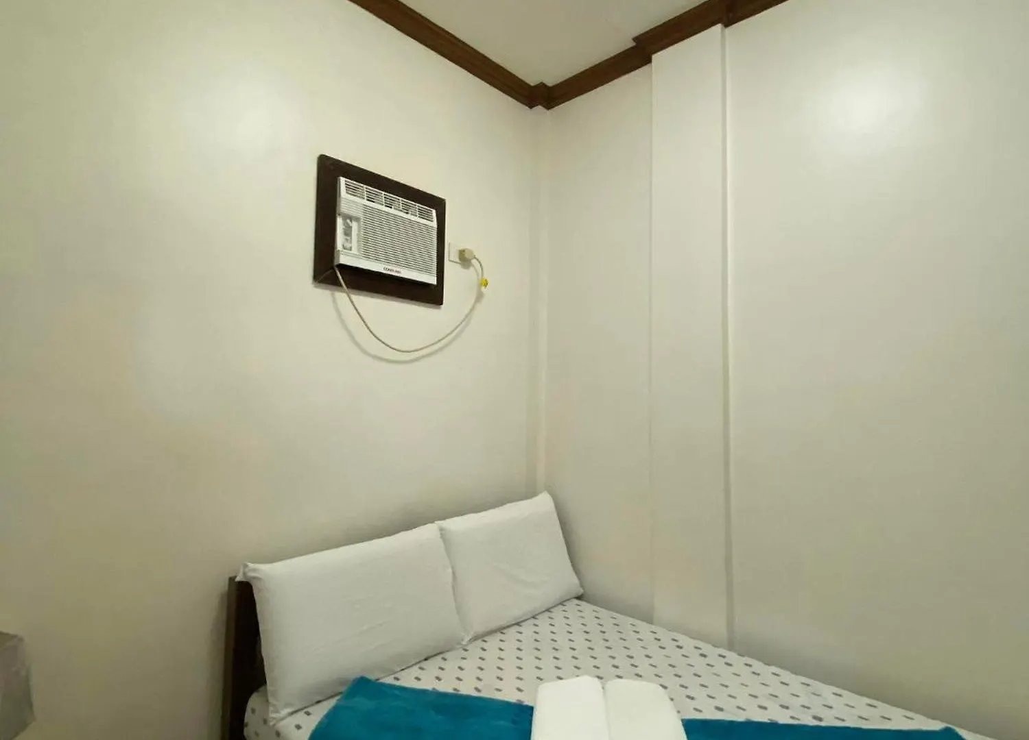 Merangie Travellers Inn Dauis Philippines