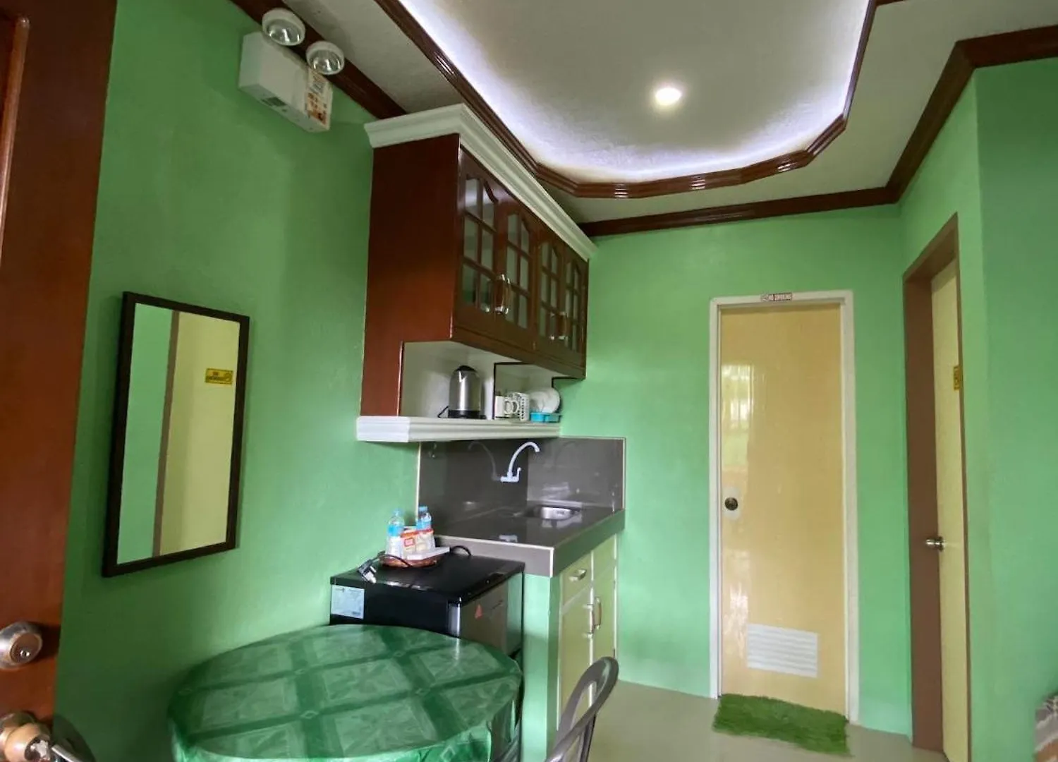 Merangie Travellers Inn Dauis Appartement
